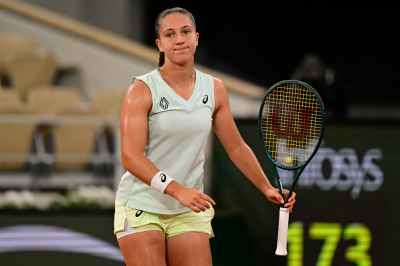 Anna Kalisnskaya s'impose face à Diane Parry