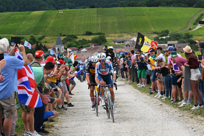Romain Bardet deuxième victoire en coupe du monde de Gravel