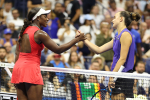 Chloé Paquet renverse Sloane Stephens