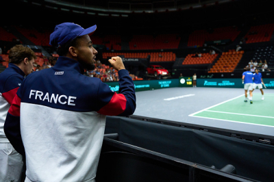 Un double solide et une qualification pour les bleus