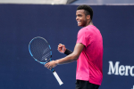 Giovanni Mpetshi Perricard sort Félix Auger-Aliassime avec classe