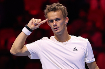 Luca Van Assche expéditif face à Dusan Lajovic