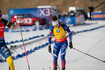 Lou Jeanmonnot chute et laisse filer le gros globe de cristal