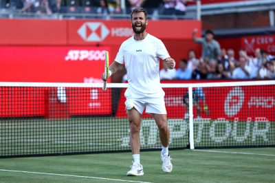 Corentin Moutet enchaine et rejoint les quarts, comme Varvara Gracheva