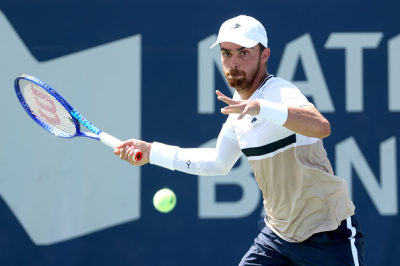 Benjamin Bonzi renverse Lorenzo Musetti