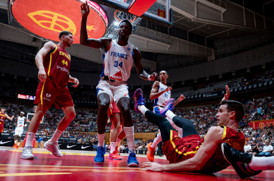 La France fait tomber l'Espagne