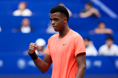 Giovanni Mpetshi Perricard se hisse en huitième de finale