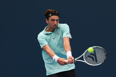 Arthur Rinderknech s'incline sur le fil face à Alex de Minaur