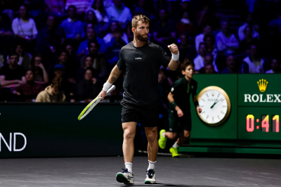 Corentin Moutet passe l'obstacle Reilly Opelka