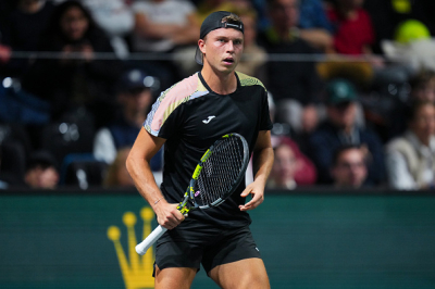 Alexandre Muller solide face à Brandon Nakashima