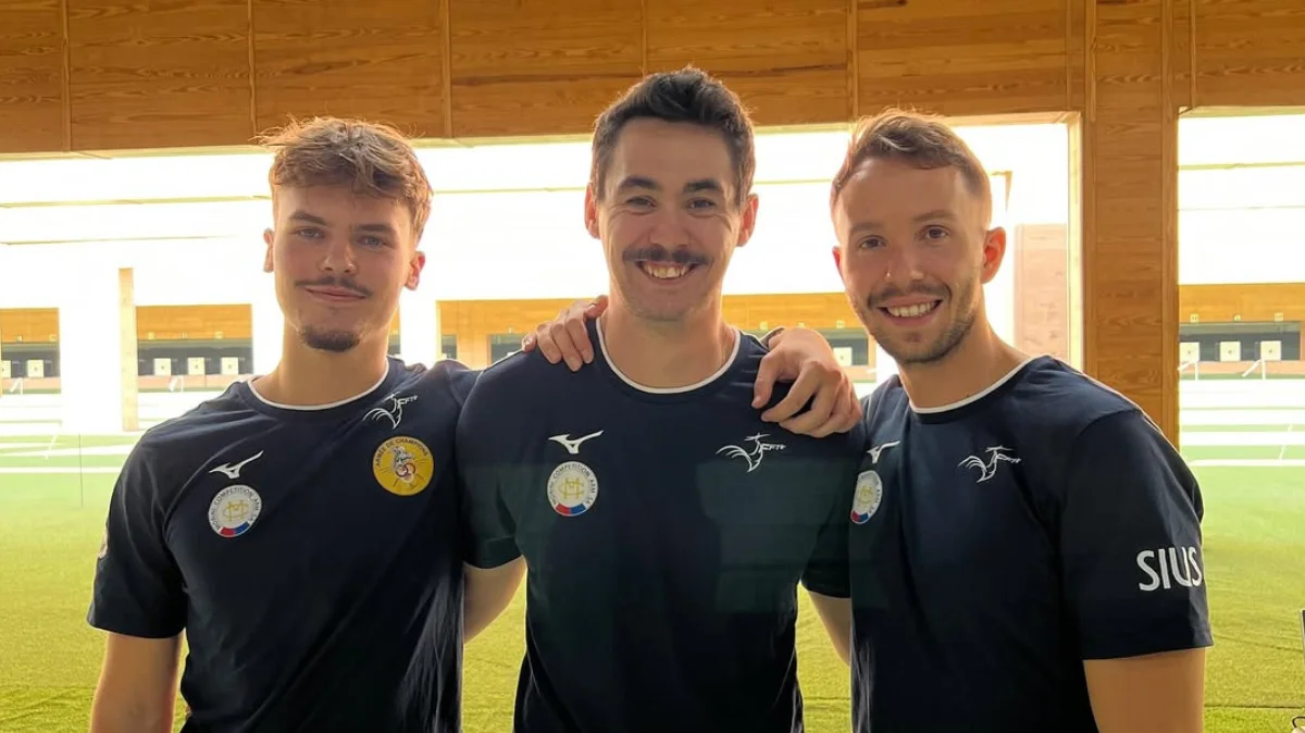 L'Or par Équipes en Carabine 50m 3 Positions aux Mondiaux 2025